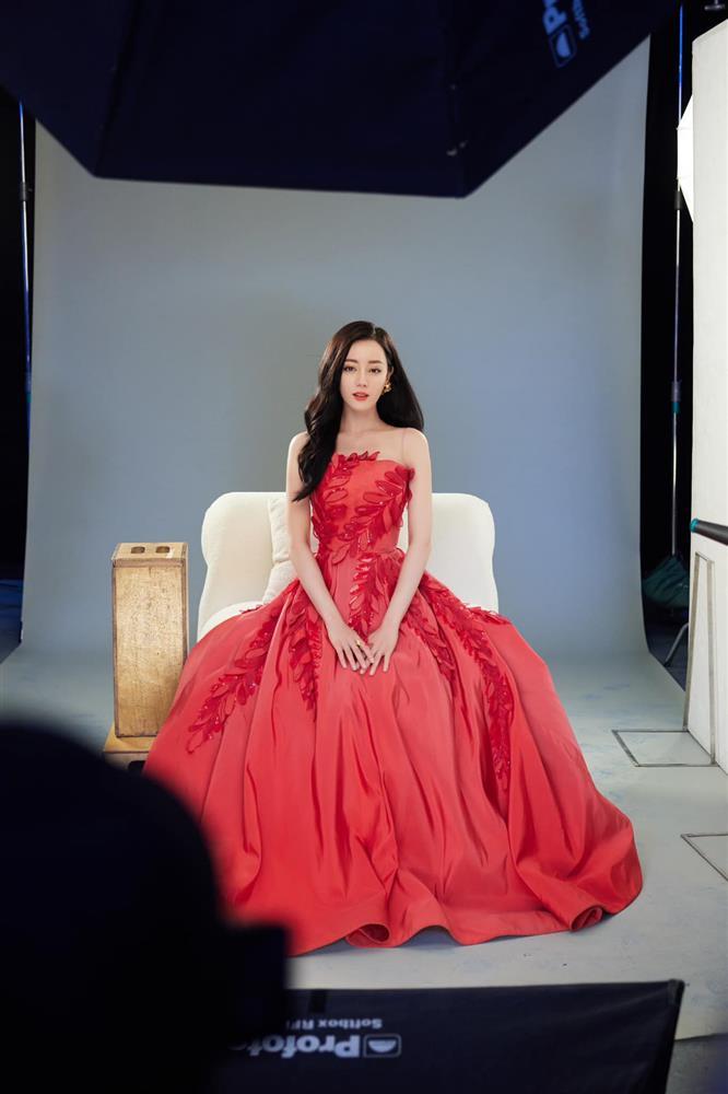 Địch Lệ Nhiệt Ba đẹp như cô dâu trong bộ ảnh mới-7