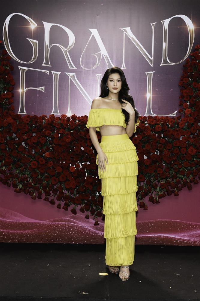 Thảm đỏ MGI 2023: Isabella Menin - Thùy Tiên đọ vẻ kiêu kỳ cùng người đẹp Thái Lan - Engfa Waraha-5