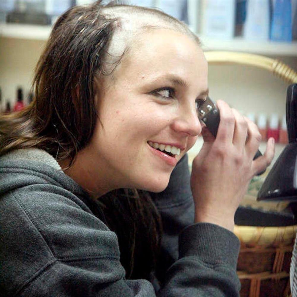 Nỗi đau của Britney Spears khi cạo trọc đầu và chụp ảnh khỏa thân-2