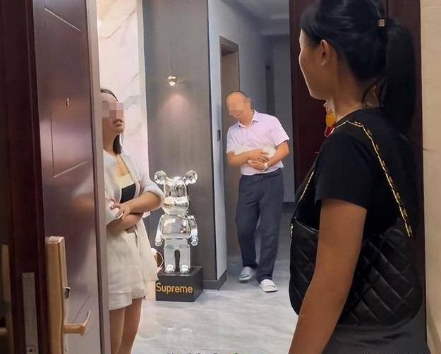 Nghe lời bạn thân ly hôn, một năm sau người phụ nữ điếng người vì sự thật-1