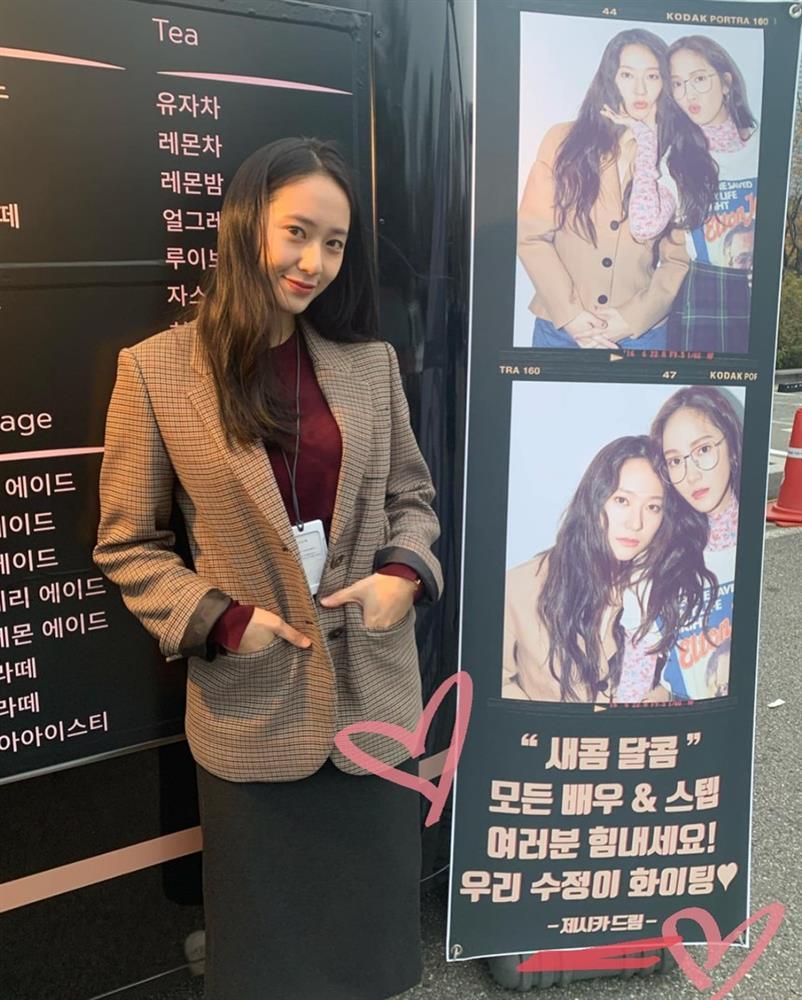 Học Krystal cách diện blazer không cầu kỳ mà vẫn sang-7