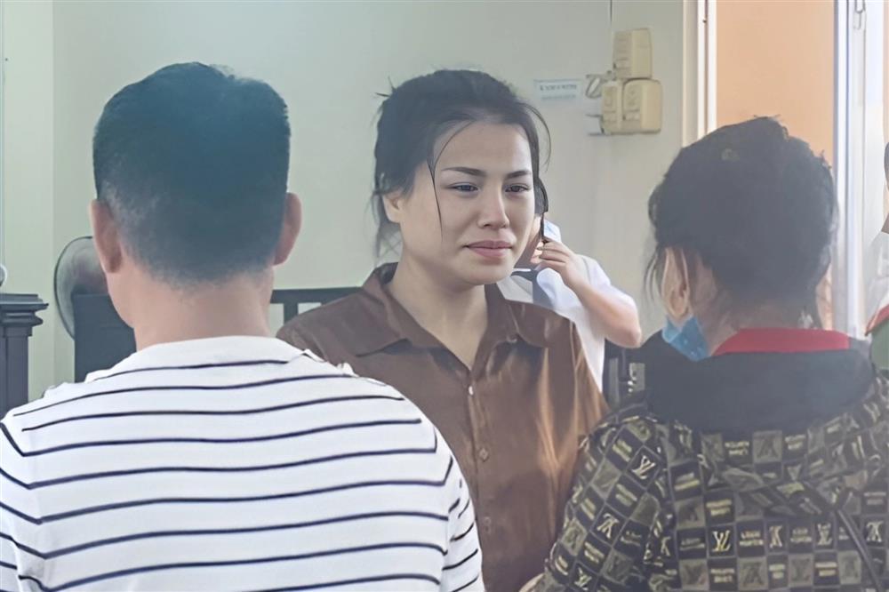 Ôm mộng đổi đời nhờ lấy chồng ngoại quốc, mẹ bán cả con gái-2