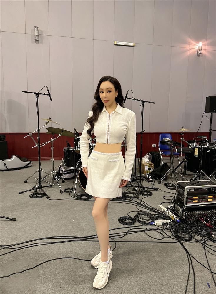 Hồ Quỳnh Hương chọn nhạc Đỗ Bảo để tái xuất sau 10 năm ở ẩn-1