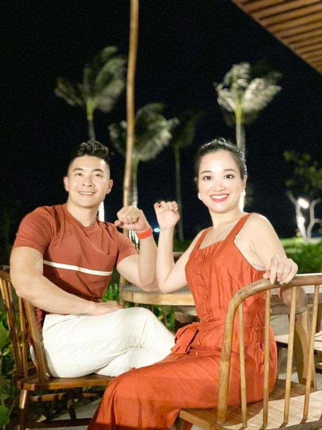 Vợ nghệ sĩ xiếc Quốc Cơ lần đầu lên tiếng về vụ chồng làm xiếc trên xe máy-2