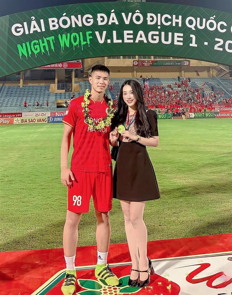 Sao trẻ tuyển Việt Nam khoe ảnh cưới đẹp lung linh-4