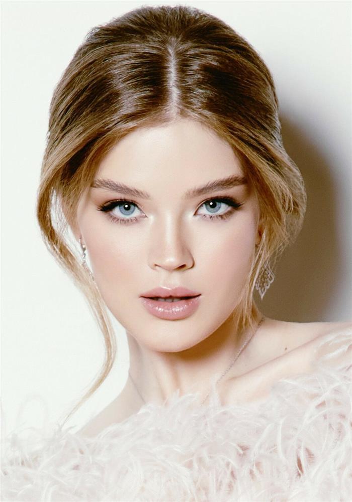 Vẻ đẹp khuôn trăng đầy đặn của Hoa hậu Nga ở tuổi 23 thu hút triệu người yêu thích-6