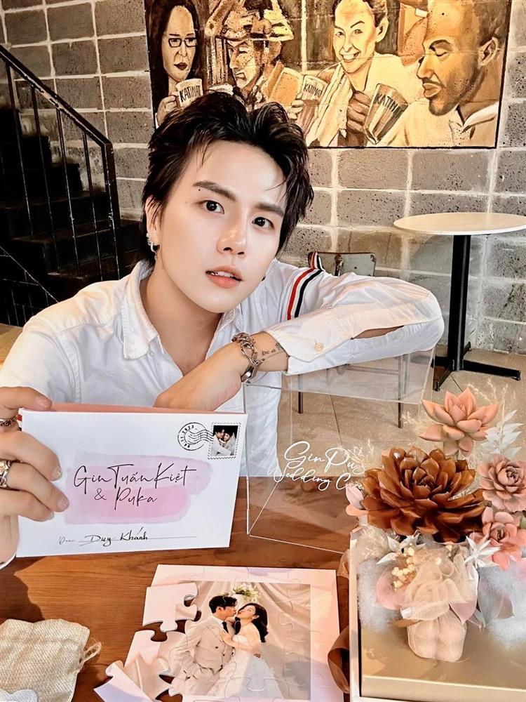 Khách mời đầu tiên hé lộ chi tiết thiệp cưới ấn tượng của Puka - Gin Tuấn Kiệt, thời gian hôn lễ đã được ấn định rõ ràng!-4