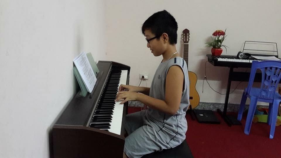 Video Quán quân Vietnam Idol nhảy Gangnam Style điêu luyện lúc nhỏ, bị mẹ than béo phải giảm cân-3