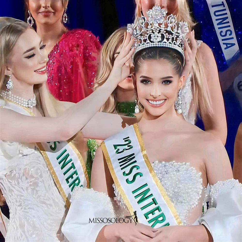 Nhan sắc đời thường cuốn hút của tân Miss International 2023-1