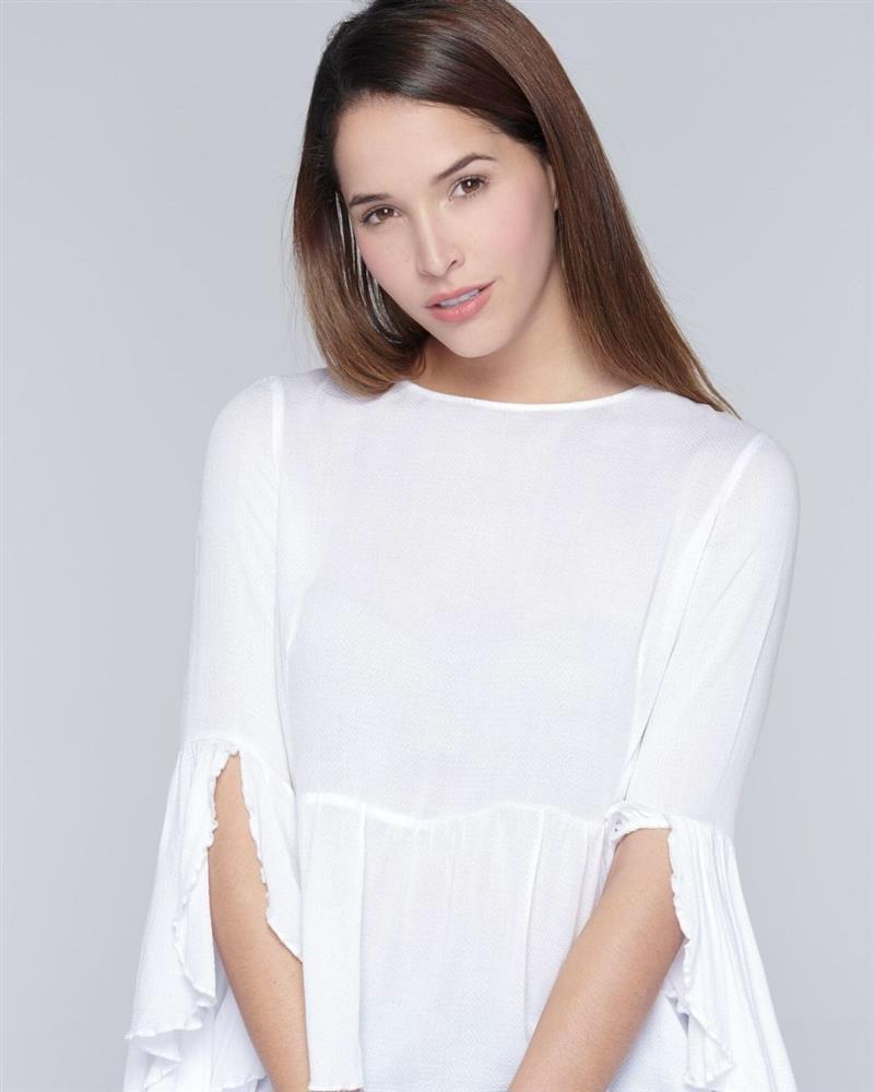 Nhan sắc đời thường cuốn hút của tân Miss International 2023-2