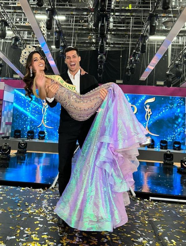 Đến Việt Nam cổ vũ người yêu, bạn trai Hoa hậu Hòa bình du lịch miền Tây, tới địa đạo Củ Chi-10