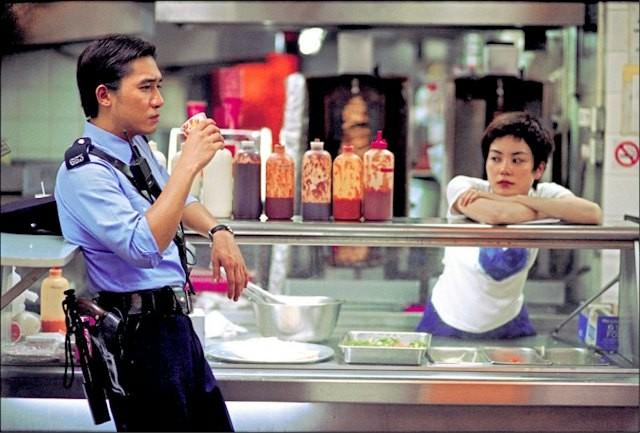 Cư dân mạng ghen tỵ với Vương Phi trong bức ảnh chụp chung với Lương Triều Vỹ-2