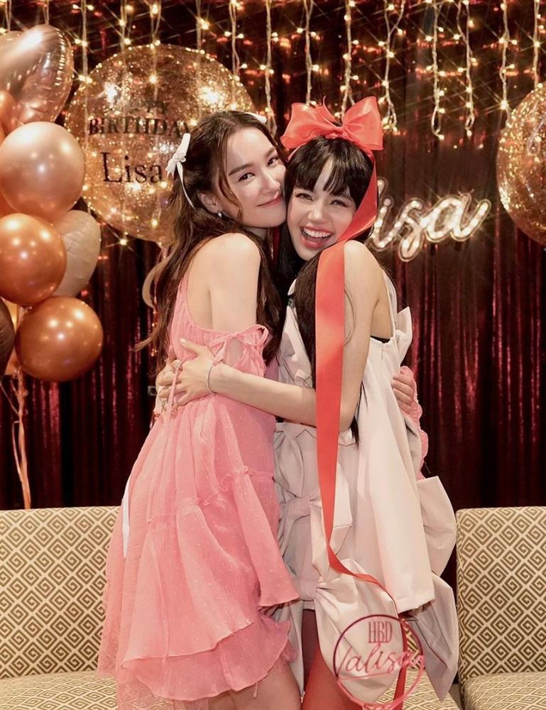 Bạn thân hé lộ tình trạng hợp đồng của Lisa (BLACKPINK)-1