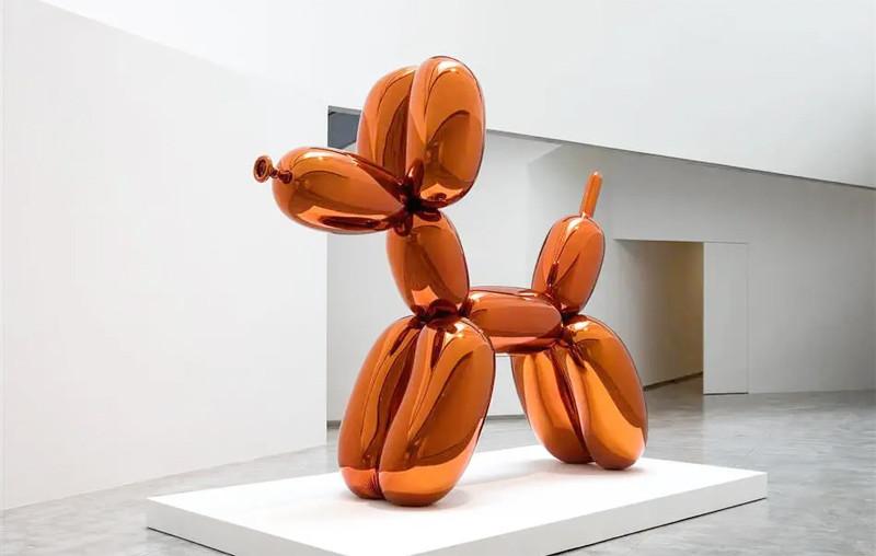 Nghệ sĩ trở thành triệu phú nhờ chú chó bóng bay gây tranh cãi-1