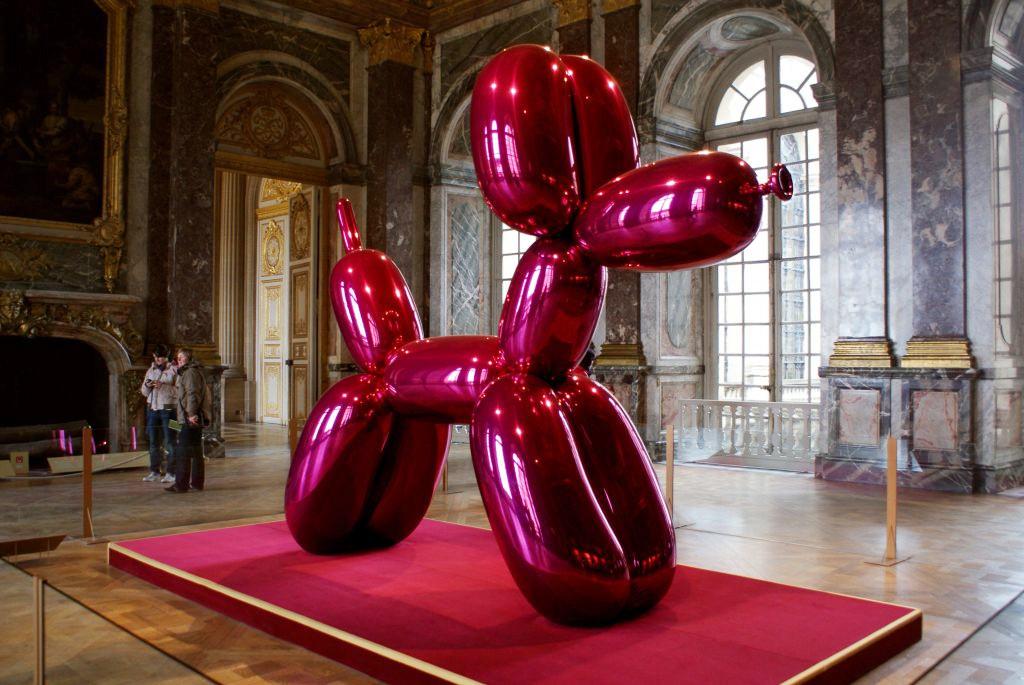 Nghệ sĩ trở thành triệu phú nhờ chú chó bóng bay gây tranh cãi-2