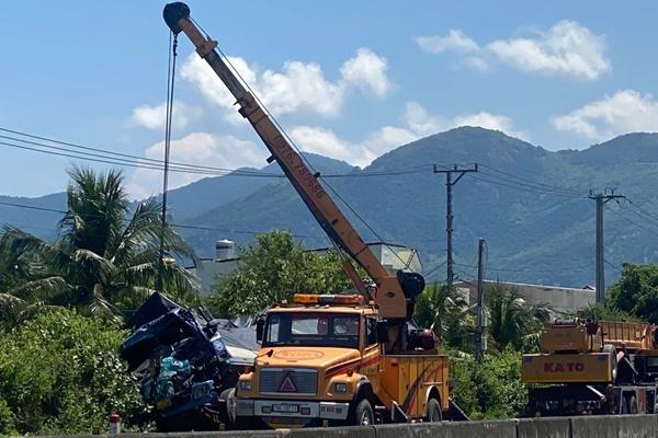 Xe tải gây tai nạn liên hoàn, người phụ nữ đi bộ tử vong-2