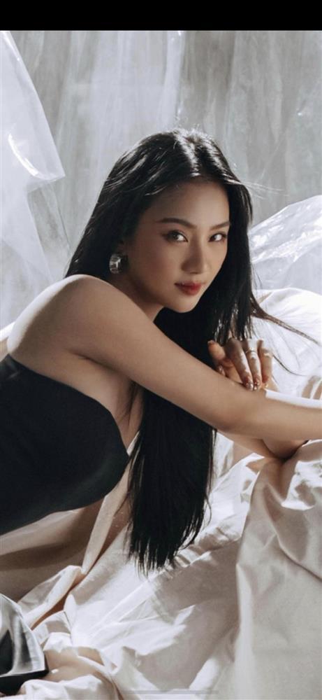 Vũ công Phạm Lịch khoe sắc vóc không thua chị kém em trong dàn 30 Chị Đẹp Đạp Gió Rẽ Sóng-1