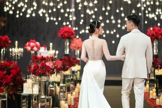 Mùa cưới, bỏ túi bí quyết mặc đẹp khi đi đám cưới