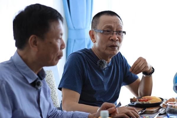 MC Lại Văn Sâm khóc nghẹn chia sẻ điều hối hận khi cha qua đời-2