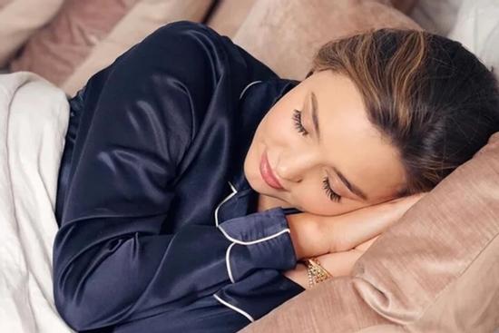 Thói quen buổi tối giúp đốt cháy mỡ thừa