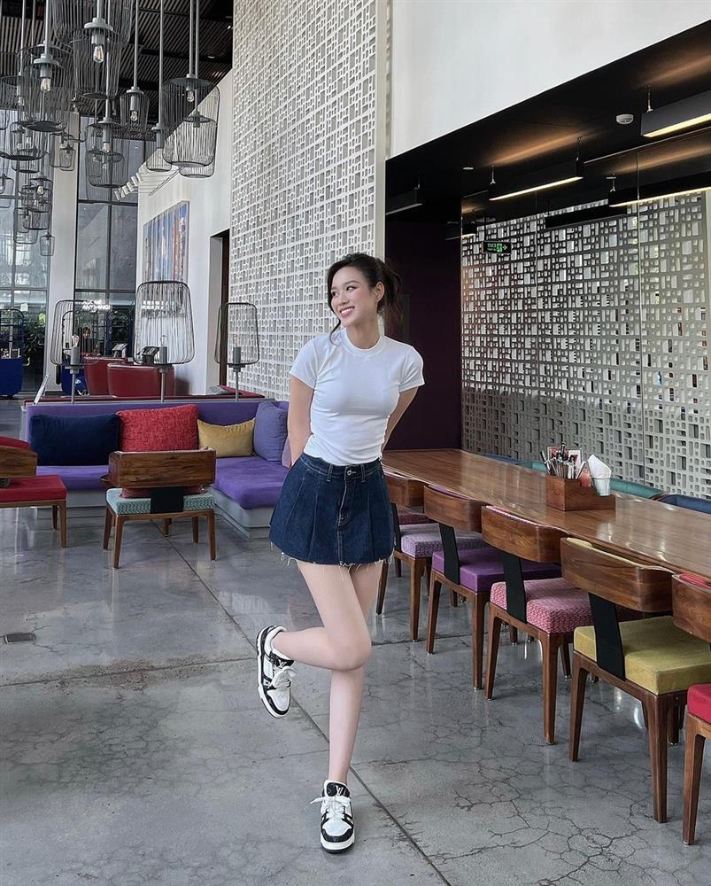 Chi Pu và dàn mỹ nhân Việt chăm diện đồ ngắn khoe chân thon-10