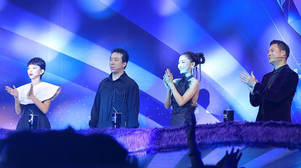 Ca Sĩ Mặt Nạ: Chuột Cherry lộ diện là ca sĩ có 50 cổ họng-3