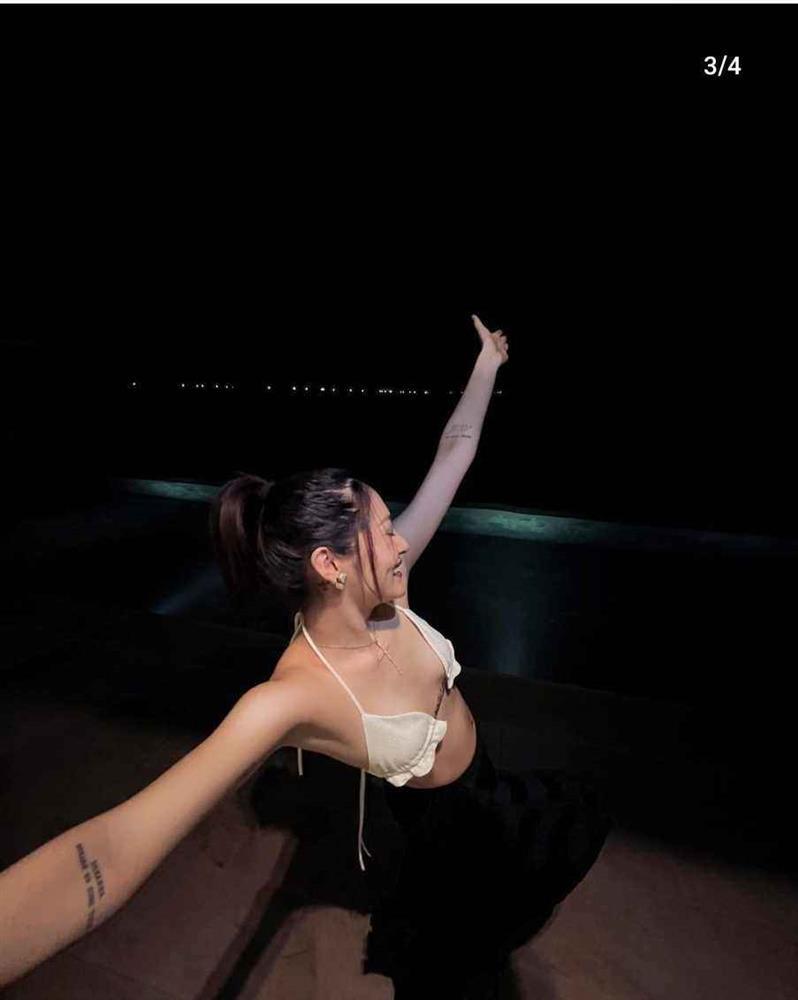 Trước sau như một nhưng Bảo Anh toàn thích áo tí hon, lần nào lên đồ cũng hút mắt-2