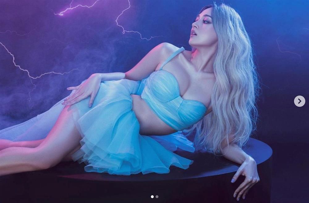 Trước sau như một nhưng Bảo Anh toàn thích áo tí hon, lần nào lên đồ cũng hút mắt-6