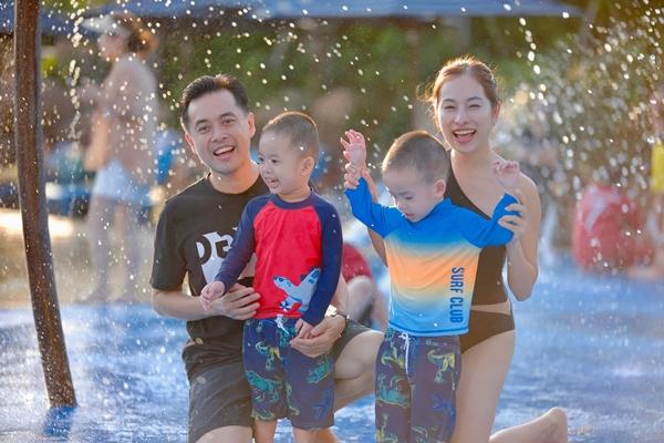 Dương Khắc Linh kể về vợ kém 13 tuổi: Duyên bây giờ vẫn thích đi bar, club-2