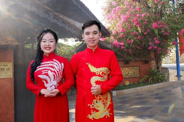 Chụp ảnh cưới theo ý mẹ chồng, cô dâu chú rể dở khóc dở cười ngày nhận ảnh-1