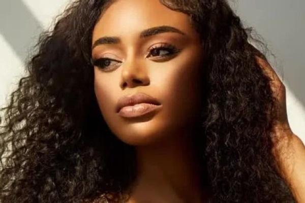 Nữ ca sĩ qua đời ở tuổi 27 sau thời gian dài chống chọi với bệnh tật-3