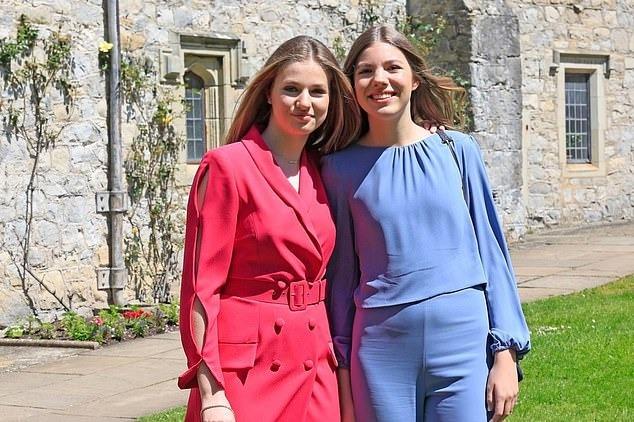 Loạt ảnh chưa từng được công bố về hành trình trưởng thành của nữ vương Tây Ban Nha tương lai-13