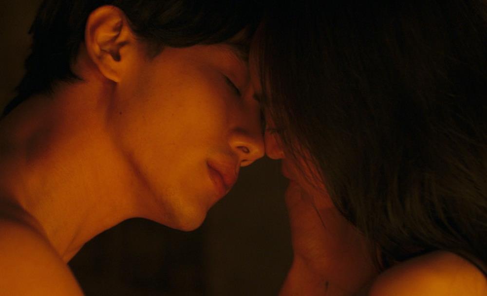 Hậu trường cảnh nóng dữ dội của Kaity Nguyễn trong phim 18+-2