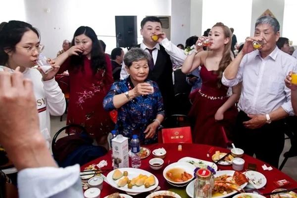 Đọc tin nhắn của anh rể cũ mà tôi giận sôi ruột gan-1