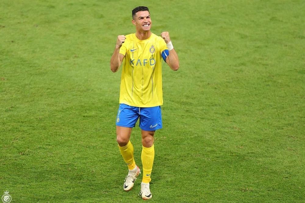 Bạn gái Ronaldo mặc cây đồ giản dị nhưng giá trị lên tới hơn 3 tỷ đồng-2