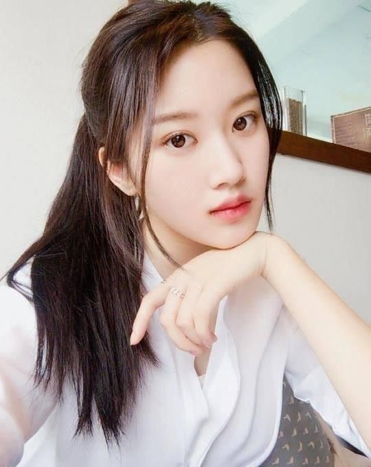 Chân dung Moon Ga Young nữ thần dính tin đồn sắp kết hôn với cầu thủ Son Heung Min-2