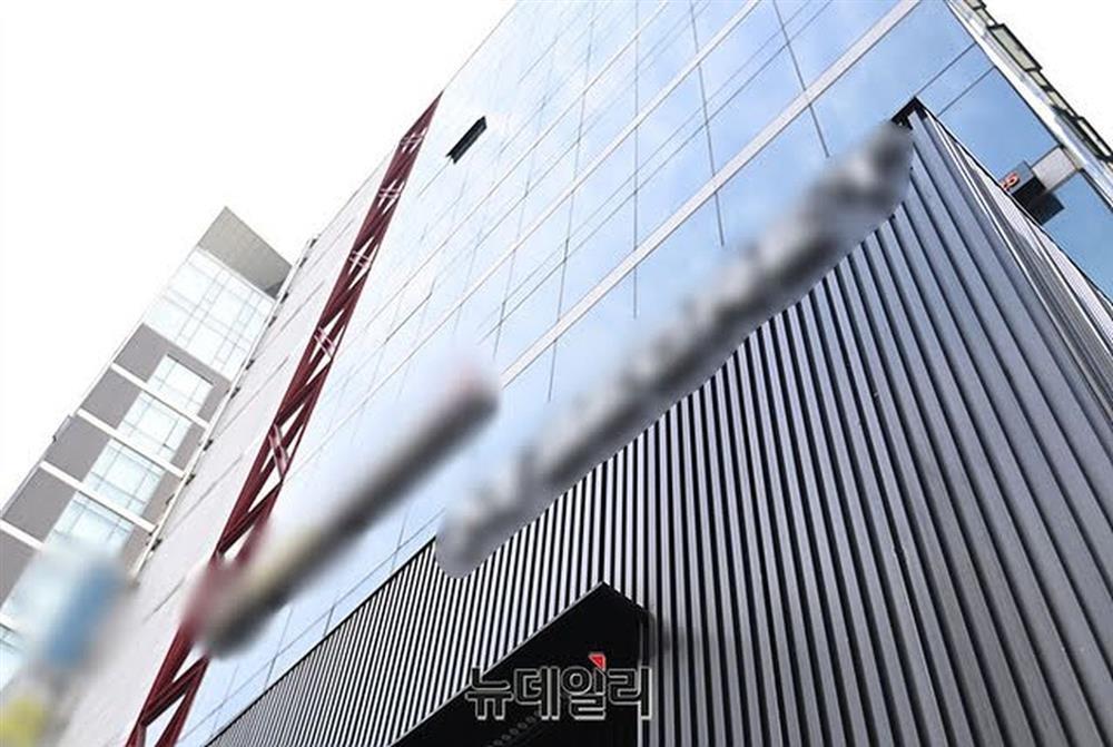 Hé lộ mức chi phí đắt đỏ tại hộp đêm G-Dragon tới giải trí-1