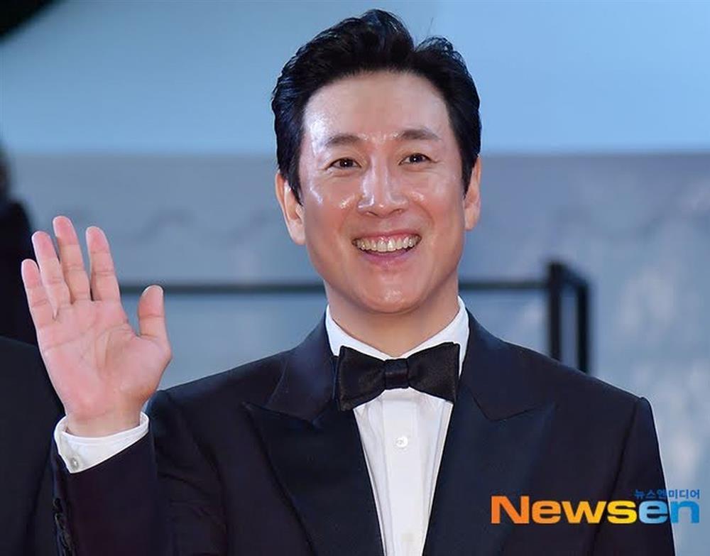 Hé lộ mức chi phí đắt đỏ tại hộp đêm G-Dragon tới giải trí-3