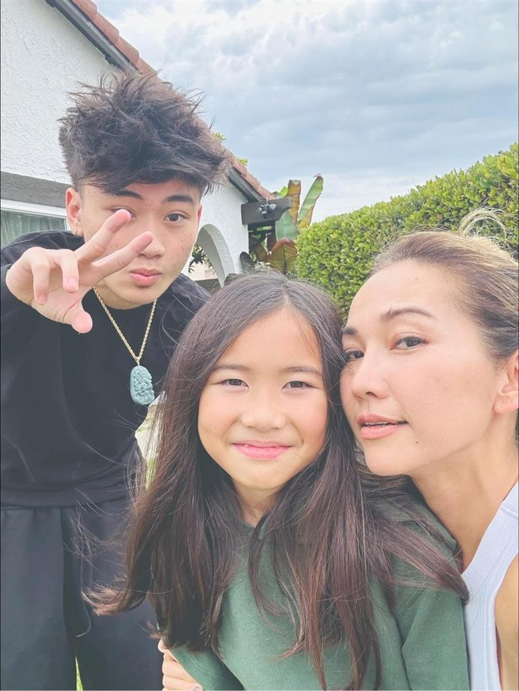 Kim Hiền sau 8 năm ở Mỹ: Sống sung túc nhưng giản dị, trẻ trung tuổi 41-12