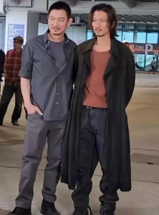 Tạ Đình Phong gây sốt với nhan sắc bất biến sau gần 30 năm, không hề lếp vế bên Lưu Đức Hoa-4