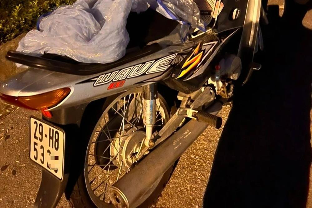 Người phụ nữ đi xe máy biển số Hà Nội nghi nhảy hồ ở Vinh tự tử-1