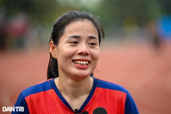 Nguyễn Thị Huyền: 15 năm qua, nhiều lúc tôi vừa ngâm chân vừa khóc-11