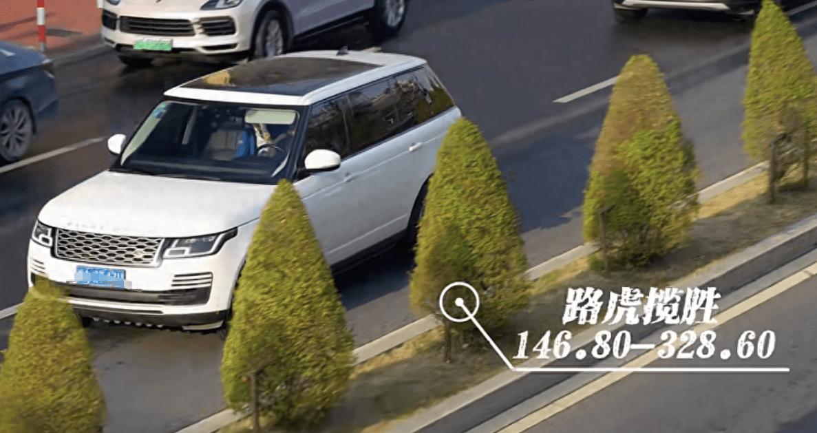 Cảnh đón con ở trường tiểu học quý tộc gây choáng-4