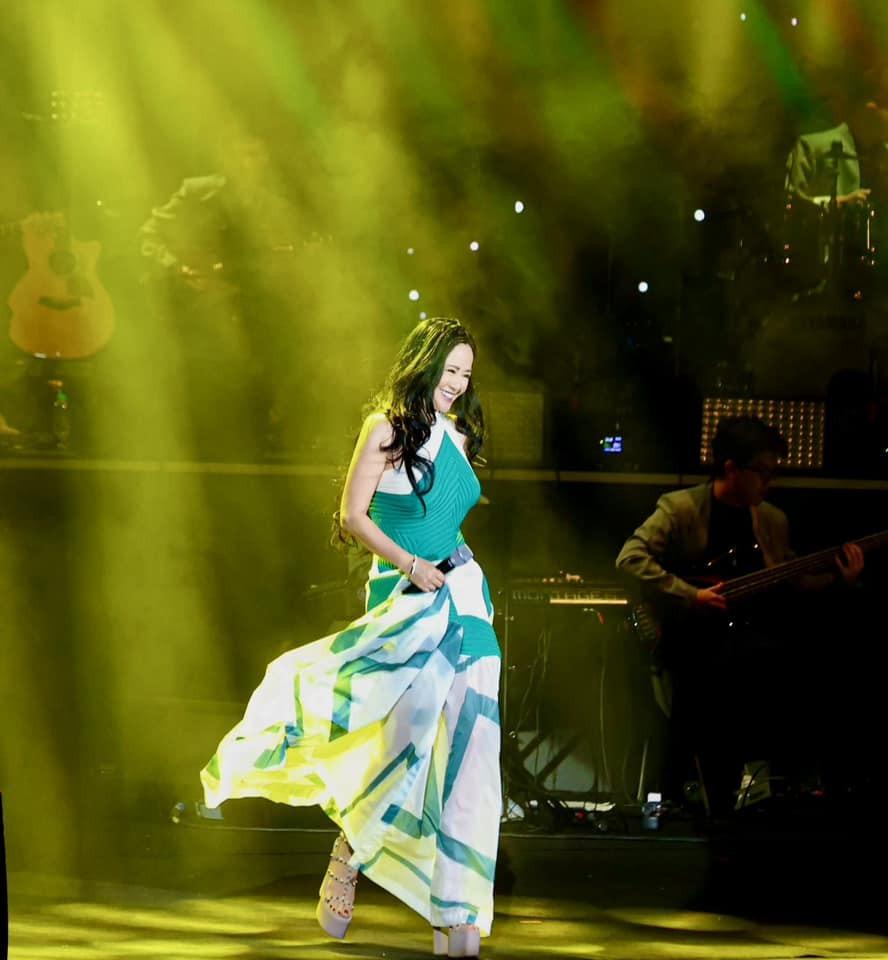 Hồng Nhung tuổi 53 sống hạnh phúc bên bạn trai ngoại quốc và 2 con-7