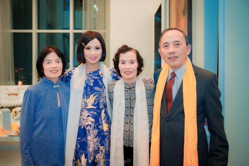 Tỷ phú Chính Chu hộ tống Hà Phương dự sự kiện, đập tan tin đồn rạn nứt-5