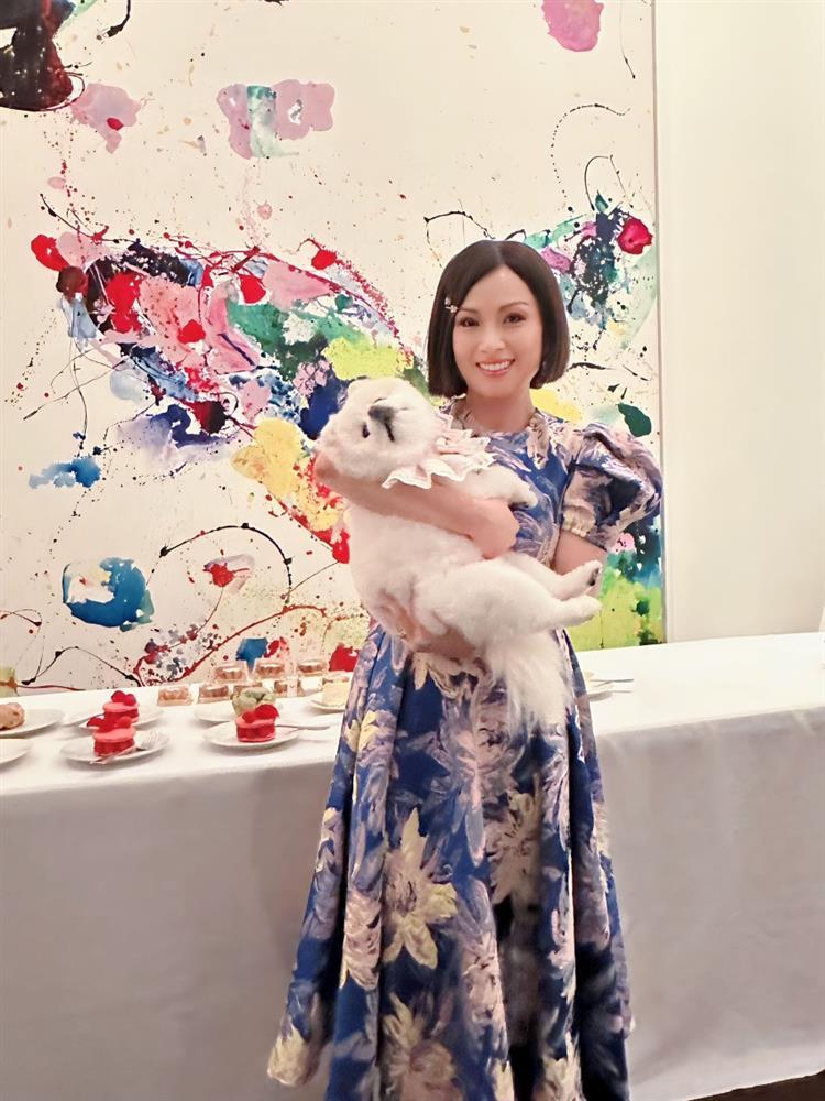 Tỷ phú Chính Chu hộ tống Hà Phương dự sự kiện, đập tan tin đồn rạn nứt-6