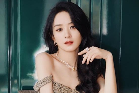 Triệu Lệ Dĩnh bất ngờ bị nhân viên 'bóc phốt', nhưng vẫn được dân tình yêu mến vì điều này