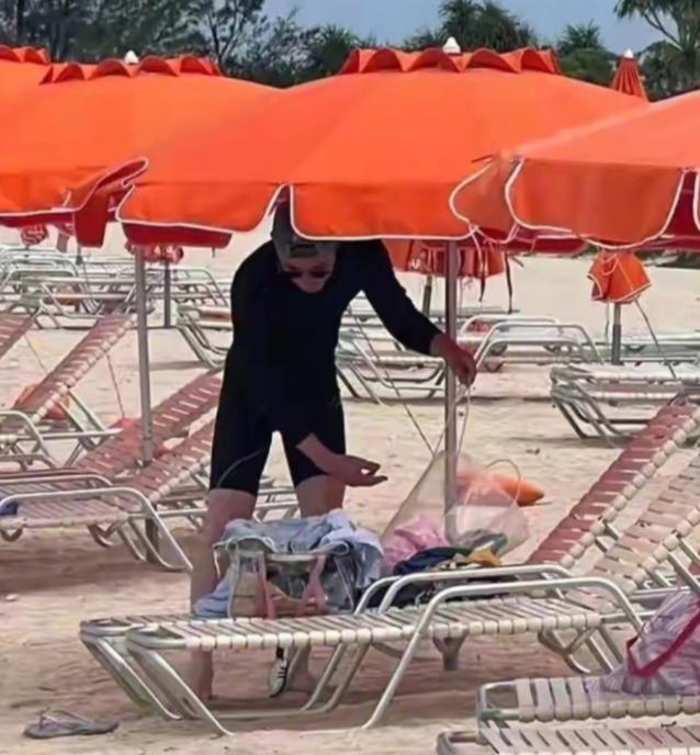 Lâm Tâm Như và Hoắc Kiến Hoa đưa con gái đi biển ở Nhật Bản, nhóc tỳ toát lên khí chất nổi bật-2