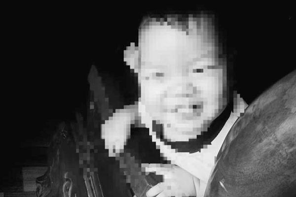 Cùng con gái mang củi qua sông, mẹ bị nước cuốn trôi-2