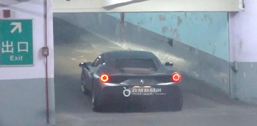 Dân tình rửa mắt khi thấy Hoắc Kiến Hoa khoe siêu xe Ferrari giá khủng mới tậu-1